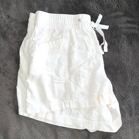 GAP Pants - White Linen Shorts